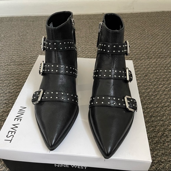 Stylish Booties - Picture 2 of 3